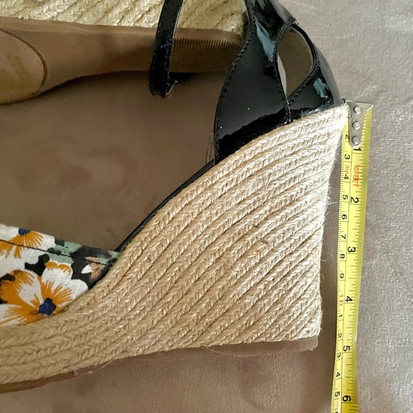 Women’s black floral espadrilles size 9M - Picture 8 of 9